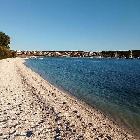Luxury Alpha, Pool, Camp Volme - Nearby Kamenjak