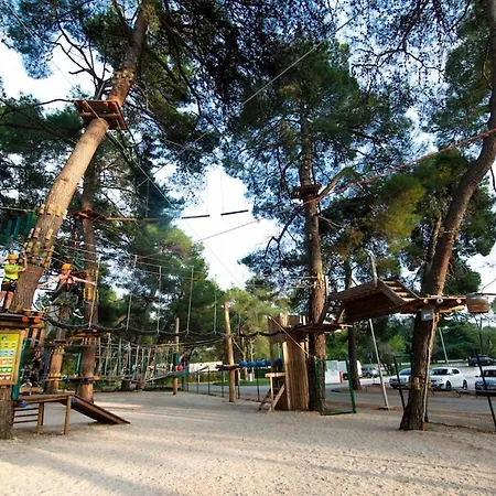 Luxury Alpha, Pool, Camp Volme - Nearby Kamenjak *