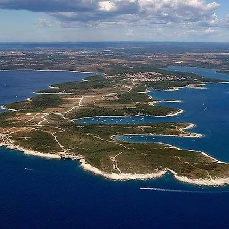 Luxury Alpha, Pool, Camp Volme - Nearby Kamenjak Campsite Banjole